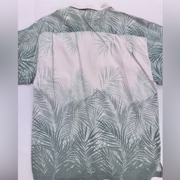 Tommy Bahama 100% Silk Hawaiian Shirt Button Tropical Floral Teal White - Picture 2 of 9